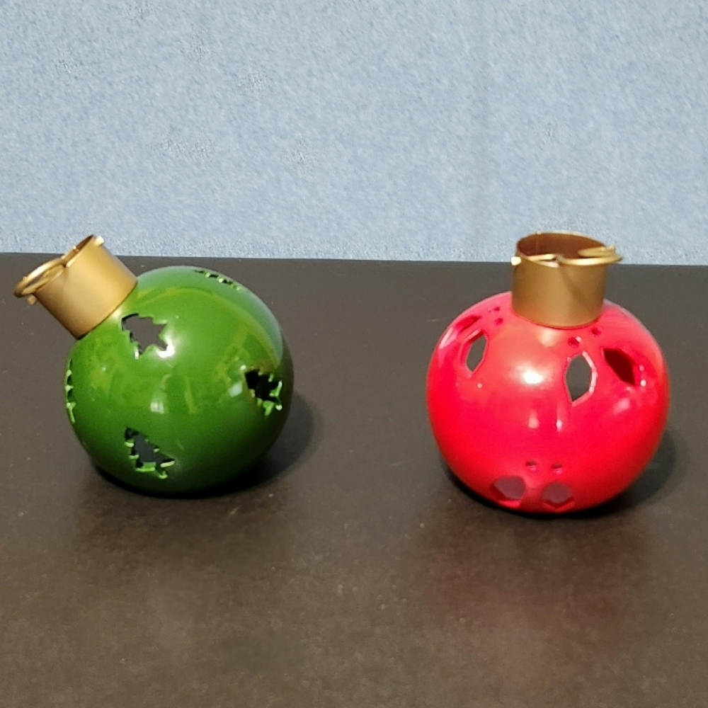 Festive Ceramic Candle Holders - Green and Red